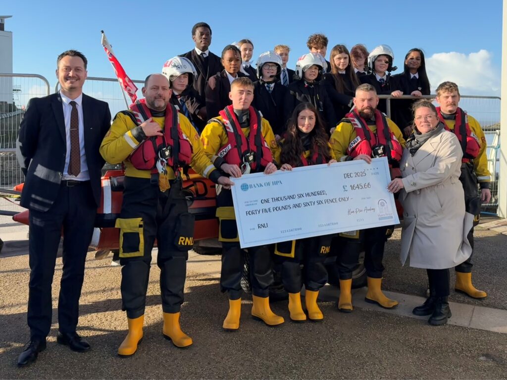 Hans Price raises vital funds for RNLI